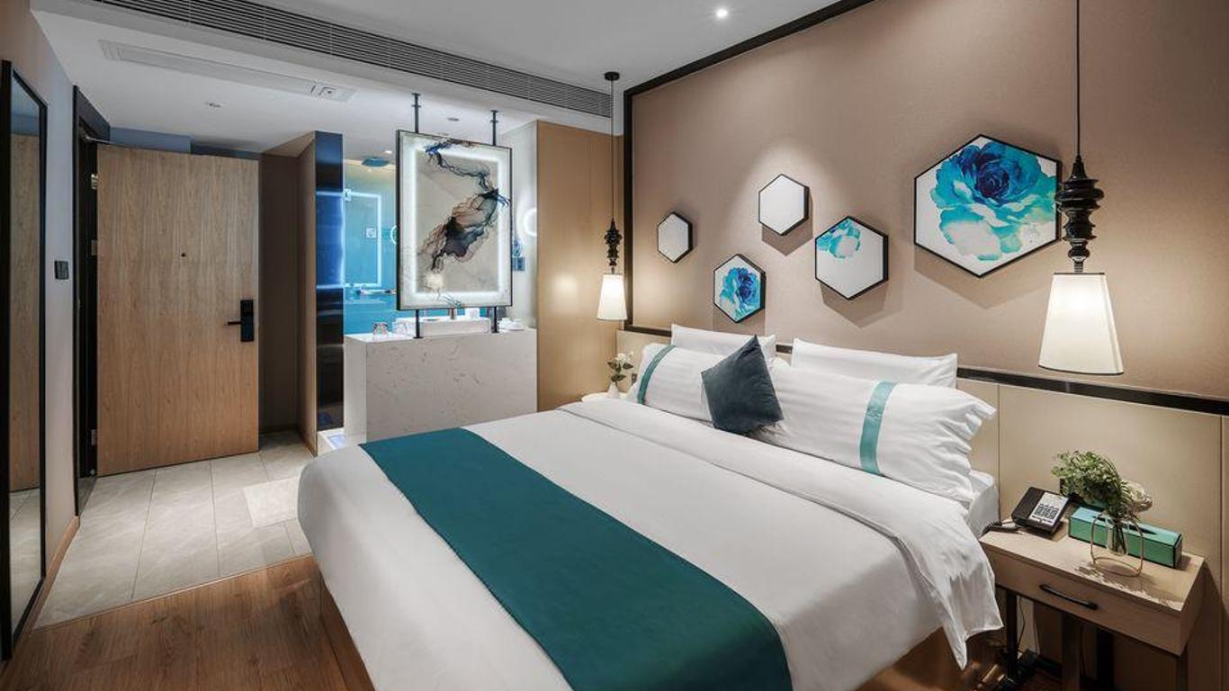 7 Days Inn Guangzhou Baoye Road Shayuan Metro Station Branch