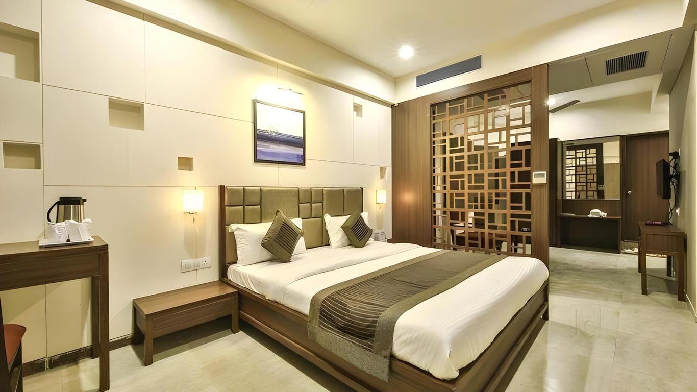 Fabhotel Flora