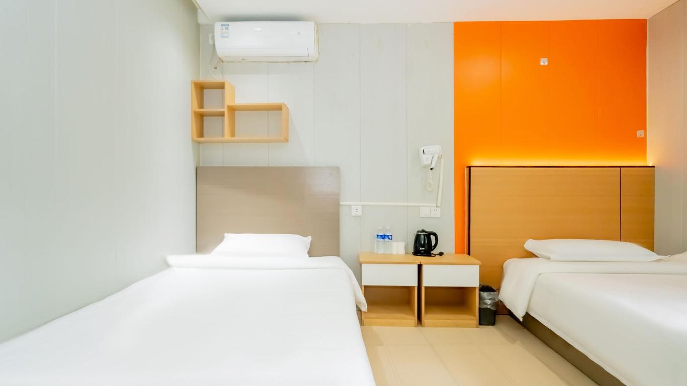 Puhua Hotel