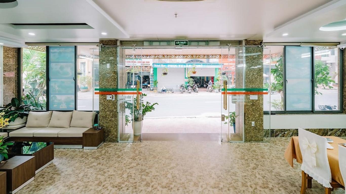 Phuong Dong Hotel