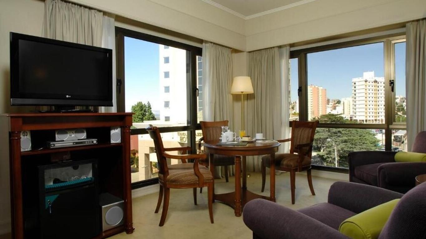 Austral Plaza