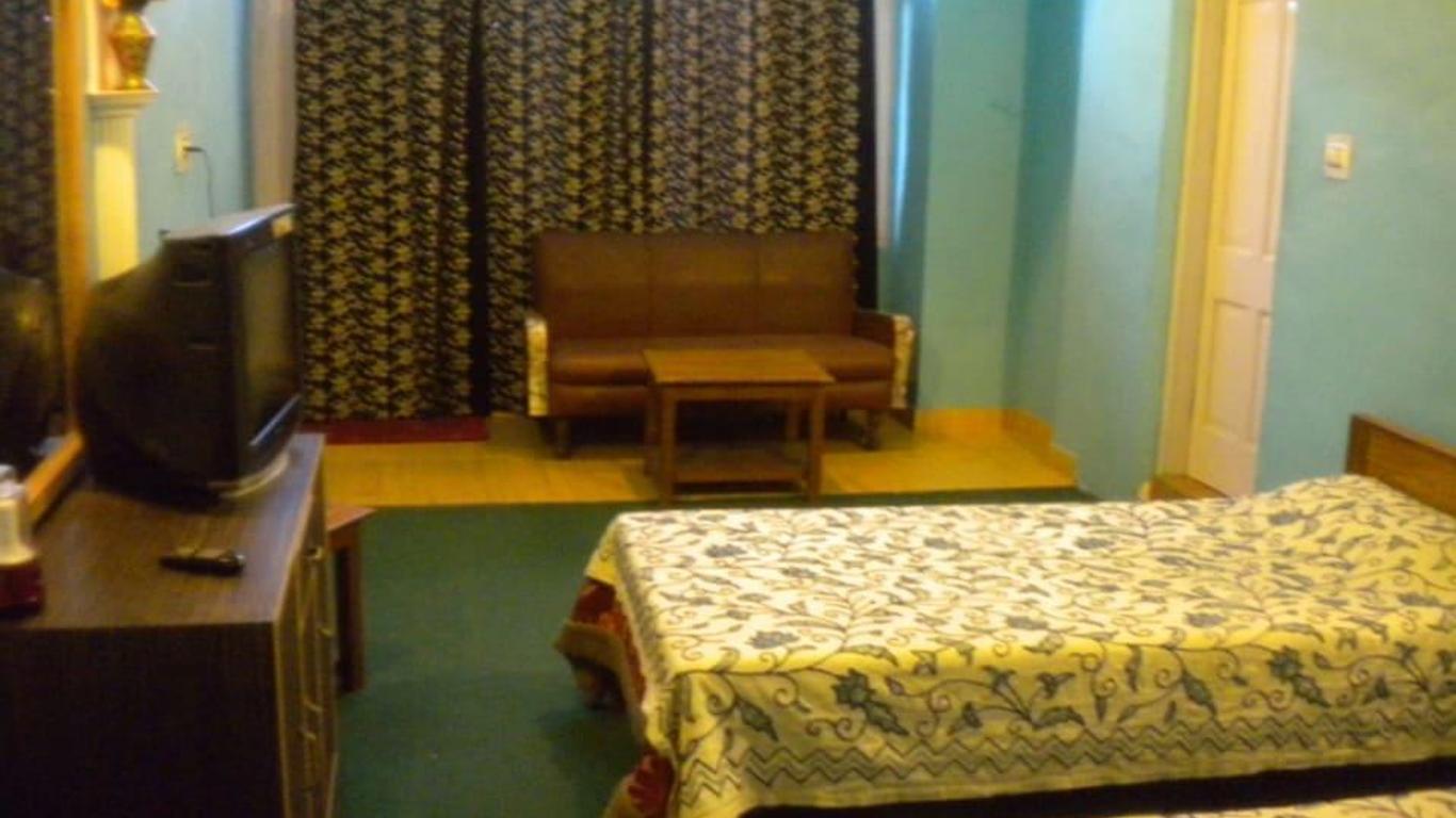 Blooming Dale Hotel