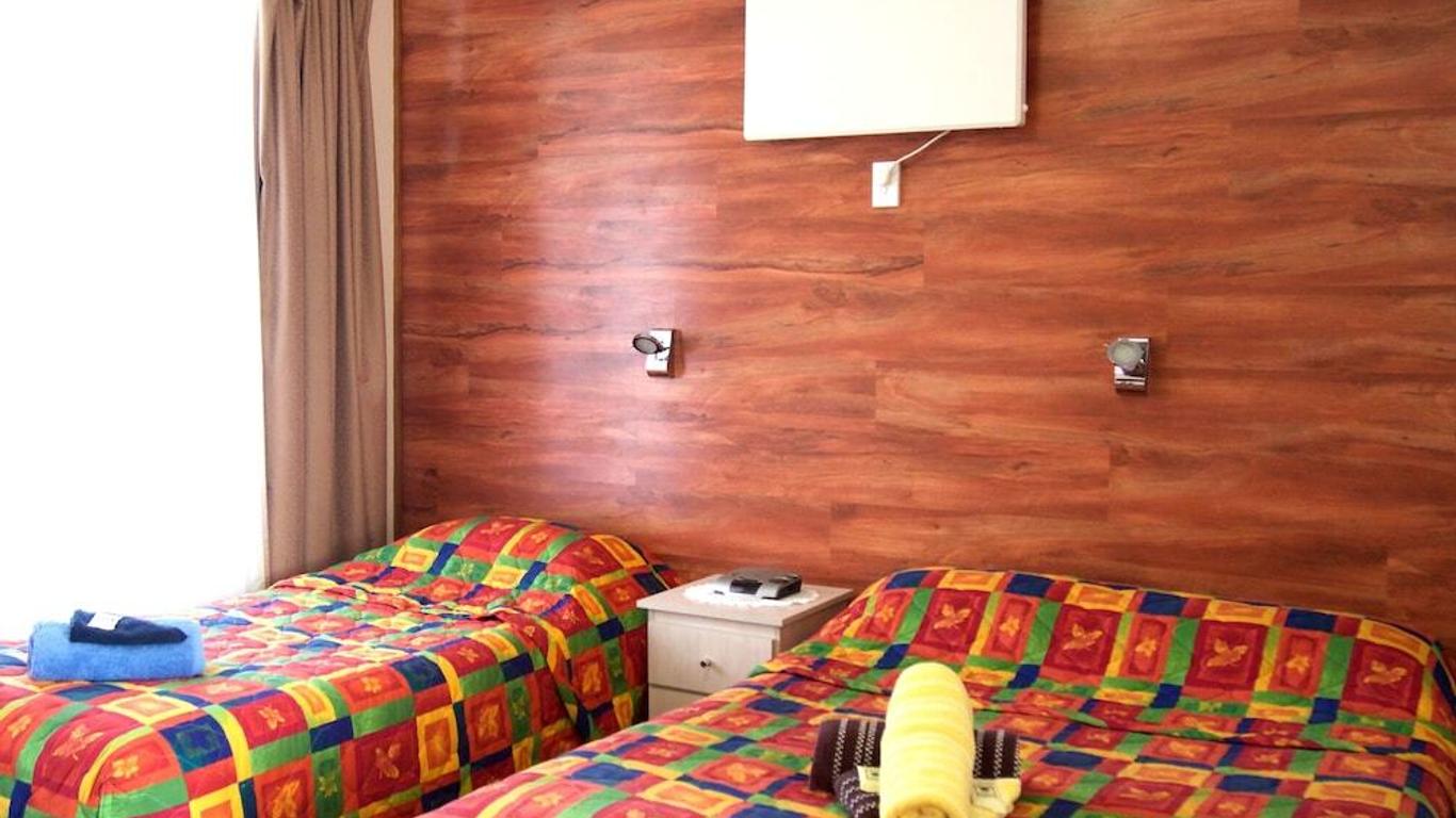 Norfolk Pine Motel