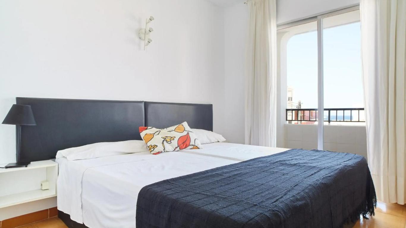Apartamentos San Antonio Beach