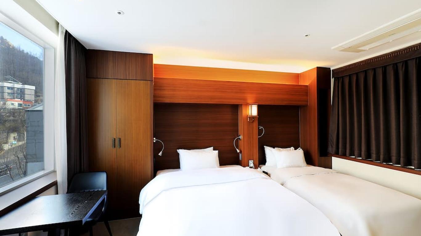 Cs Avenue Hotel