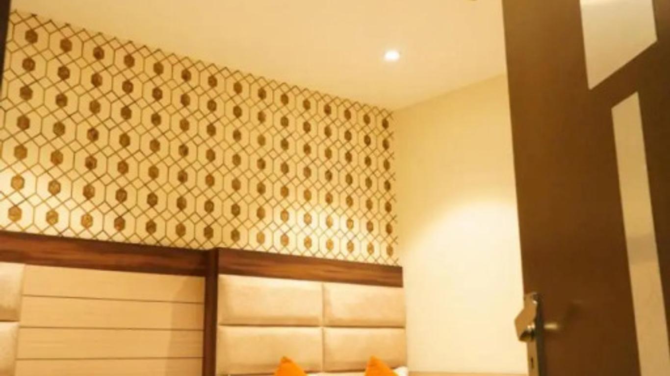 Hotel Malhotra inn 50 Meter from Golden Temple