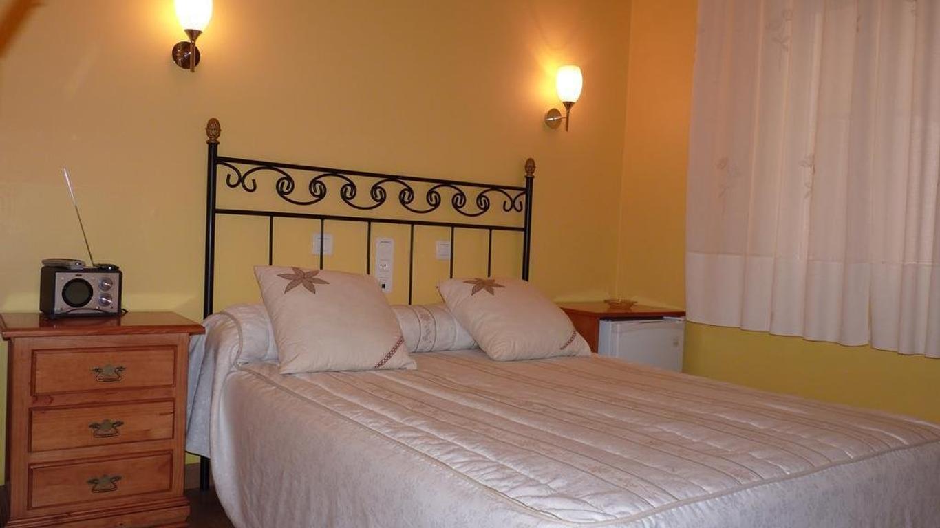 Hostal Los Escudos