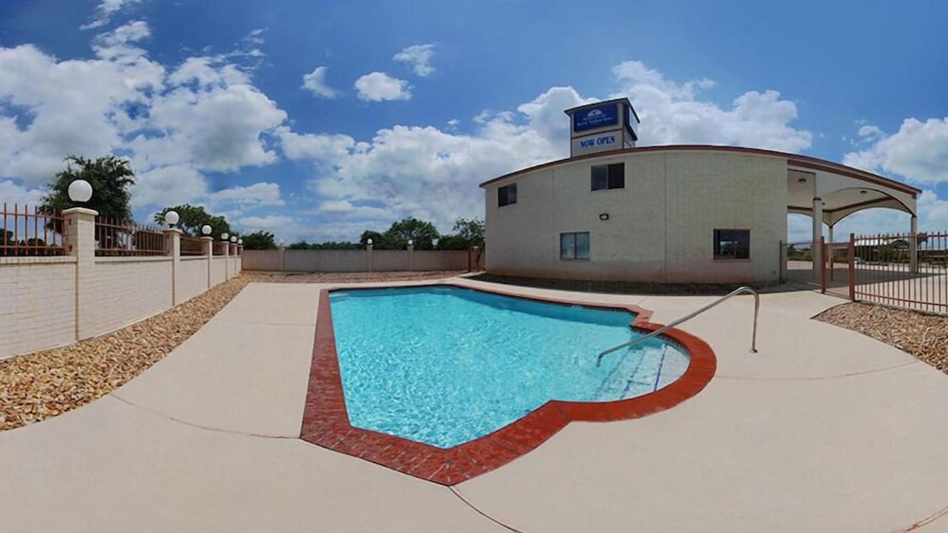 Americas Best Value Inn & Suites Hempstead Prairie View