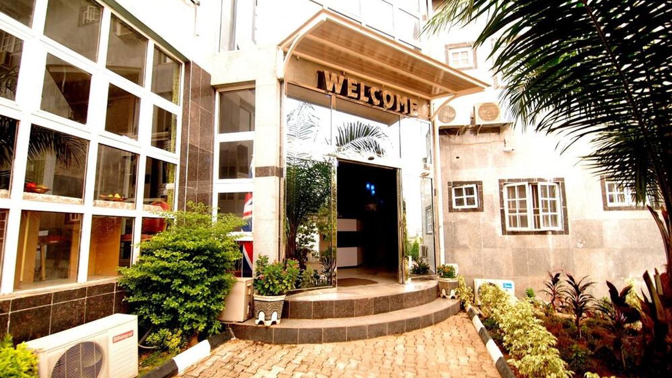 Silverland Hotels And Suites