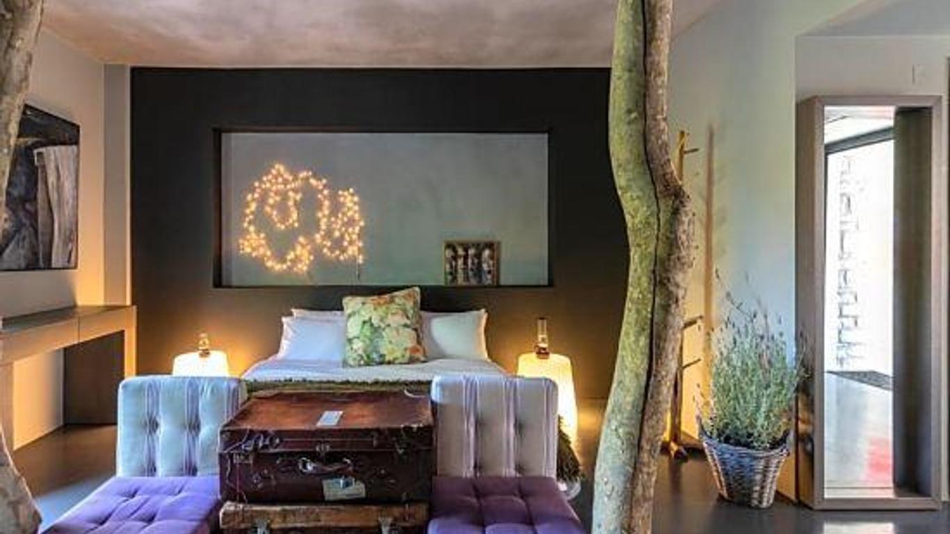 Oniropetra Boutique Hotel