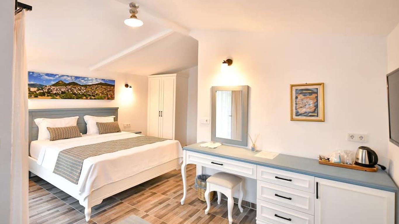 Pyramid Boutique Hotel