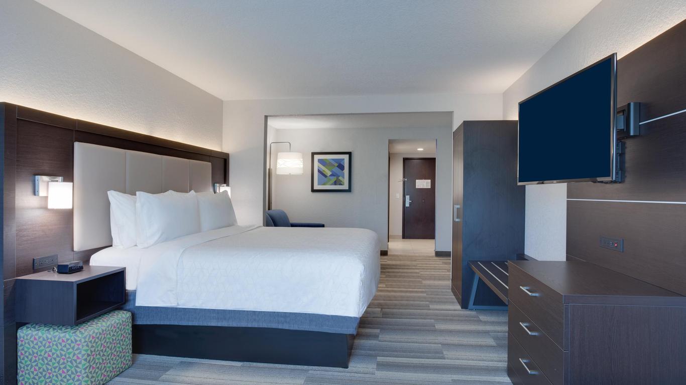 Holiday Inn Express & Suites Ft. Lauderdale Airport/Cruise