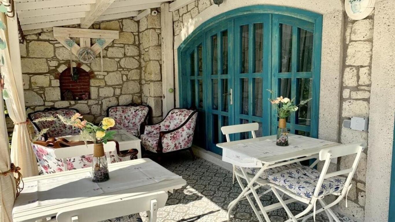 Windmill Alacati Boutique Hotel
