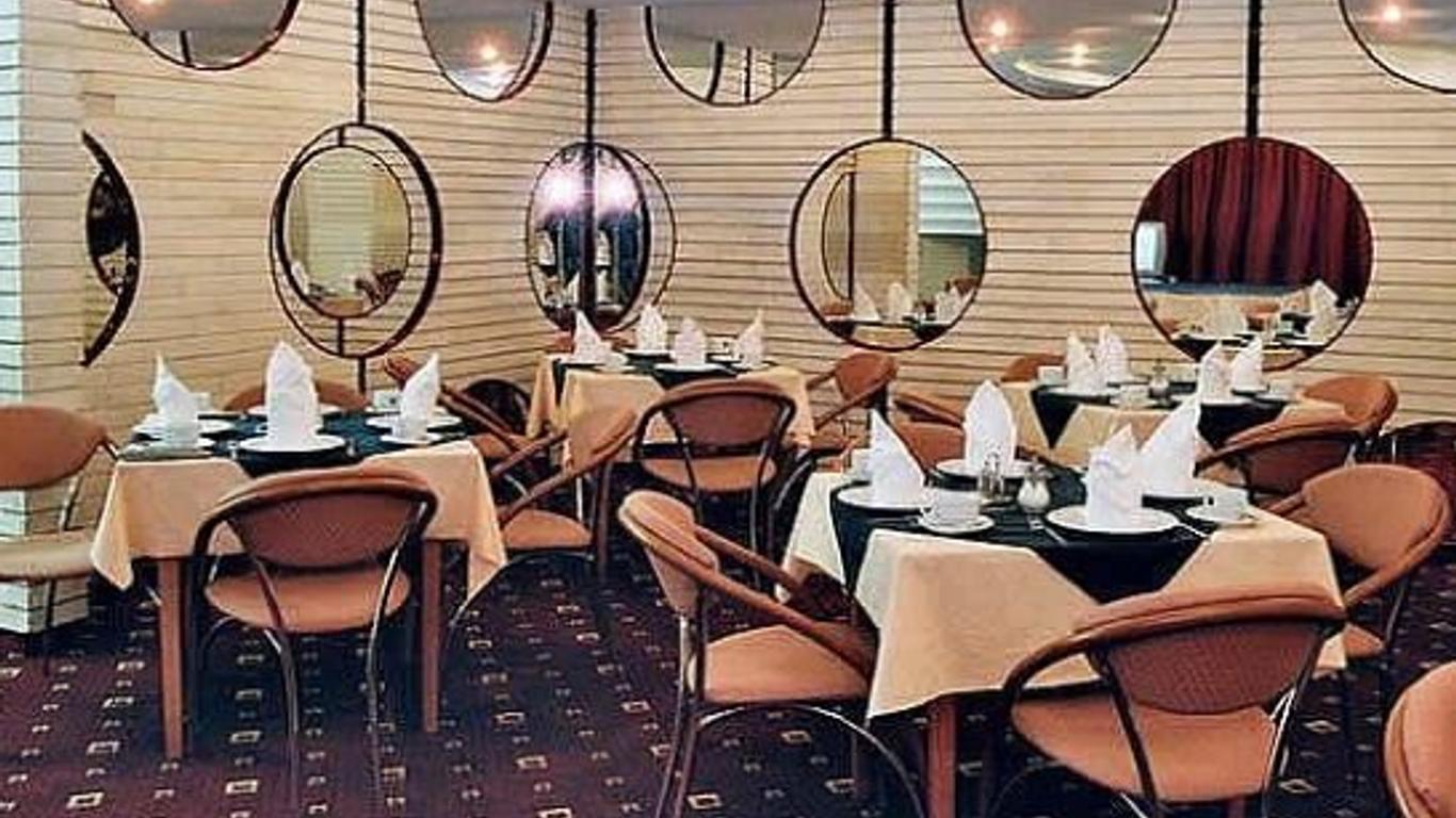 Hotel Ada