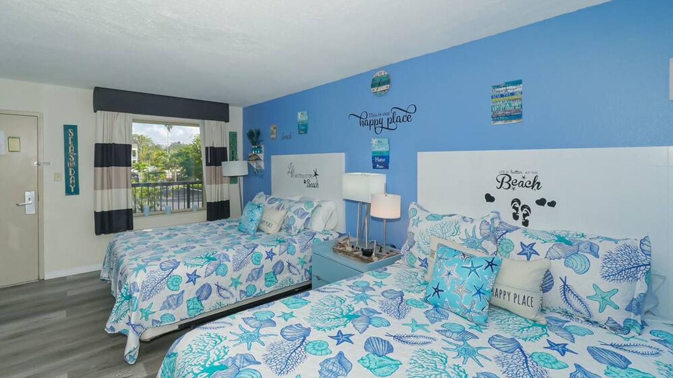 Heated Pool, Fireplace, 70' Tv, Waterfront & More!