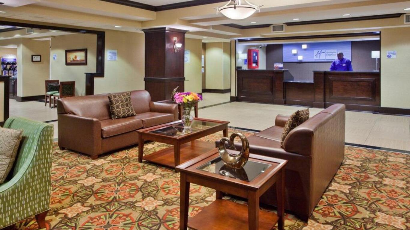 Holiday Inn Express & Suites Charlotte-Concord-I-85