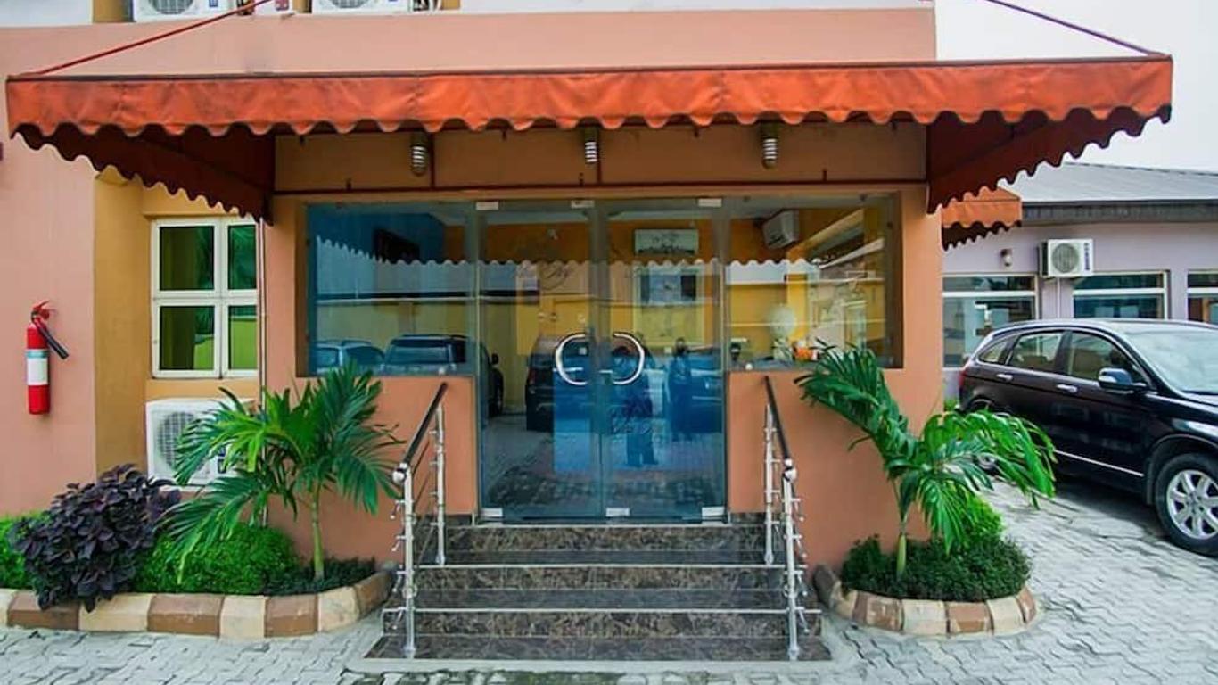 Bleu Ivy Hotel And Suites