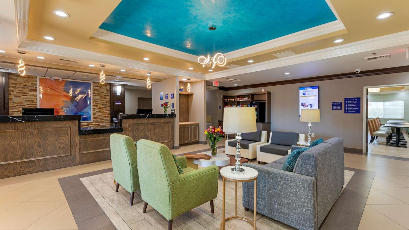 Best Western Plus Wasco Inn & Suites