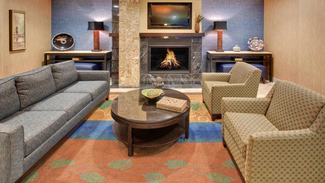 Holiday Inn Express & Suites Grand Island By IHG