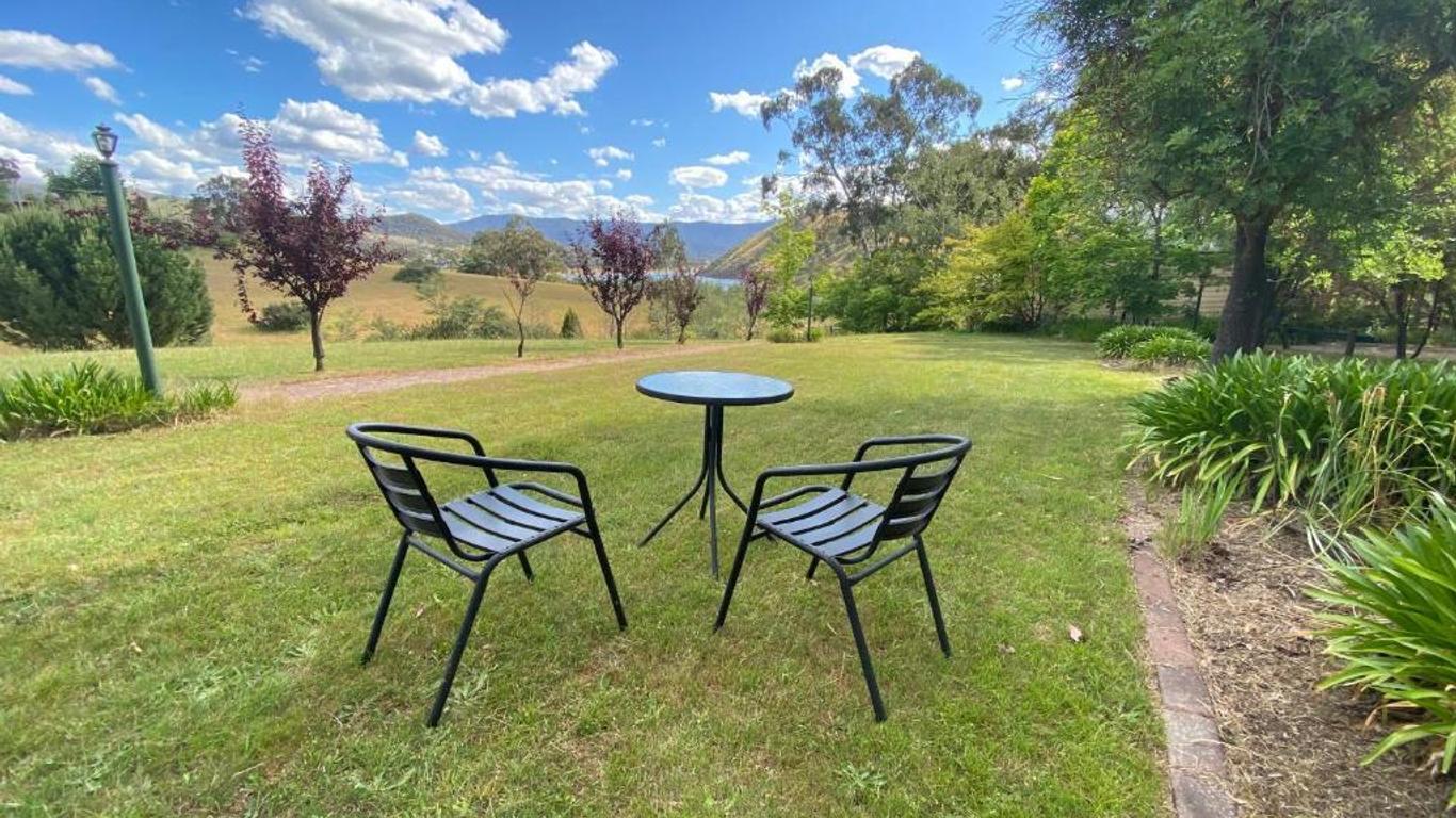 Willowlake Cottages