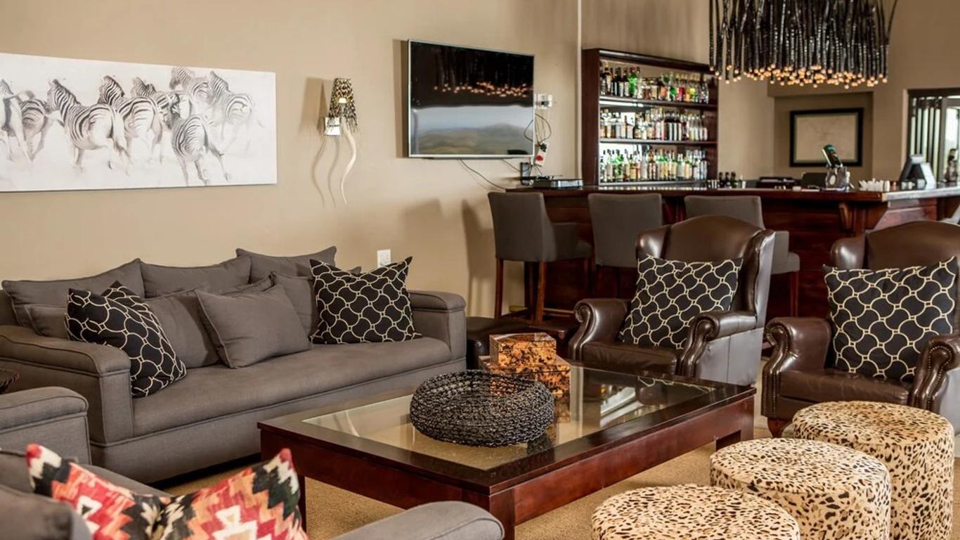 Umzolozolo Private Safari Lodge & Spa