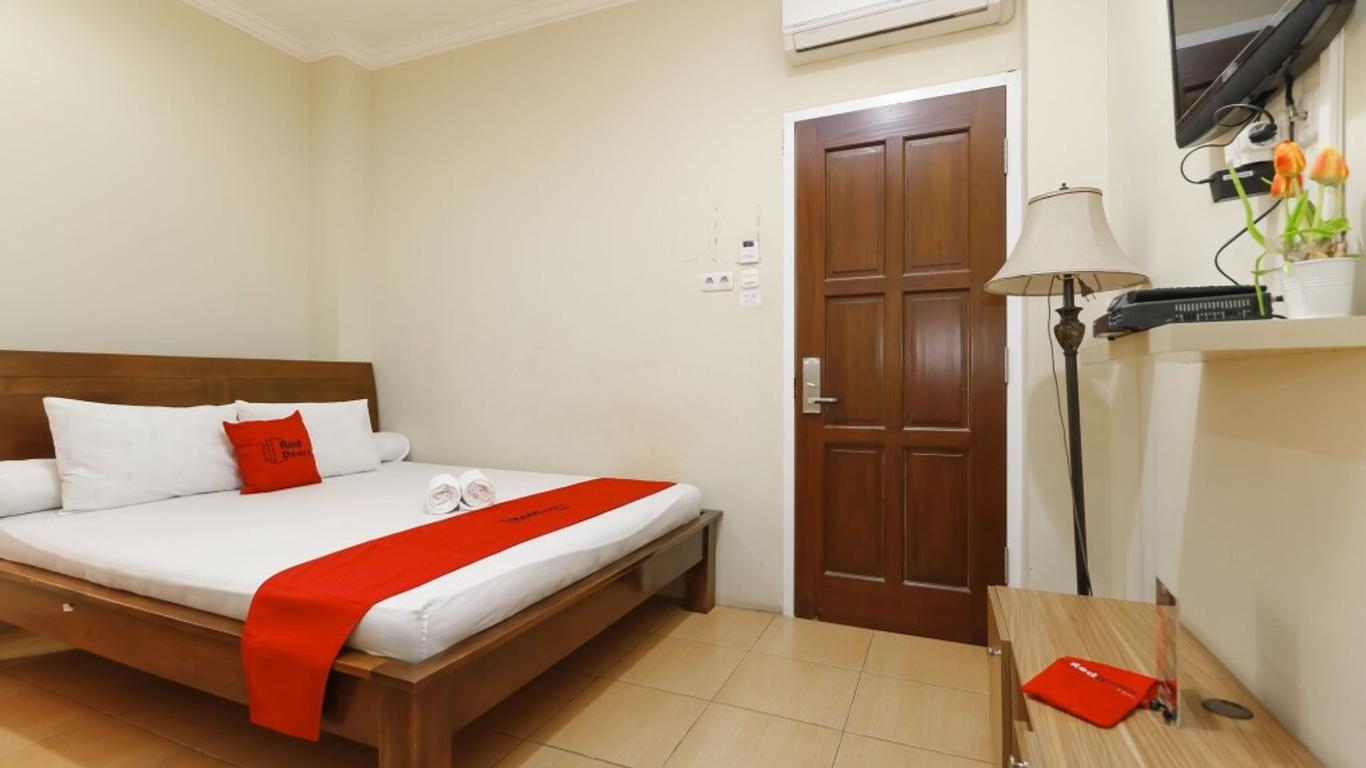 RedDoorz @ Kwitang