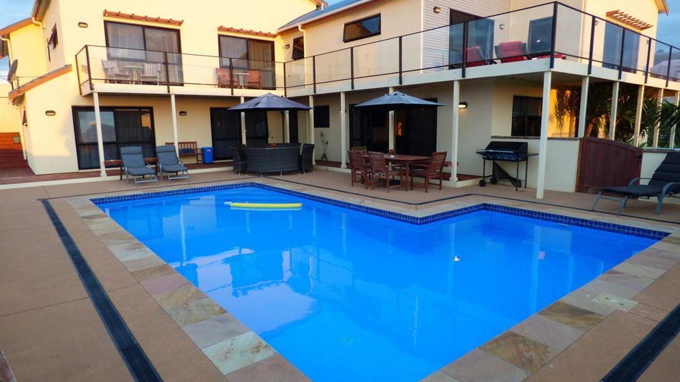 Sunset View Lodge