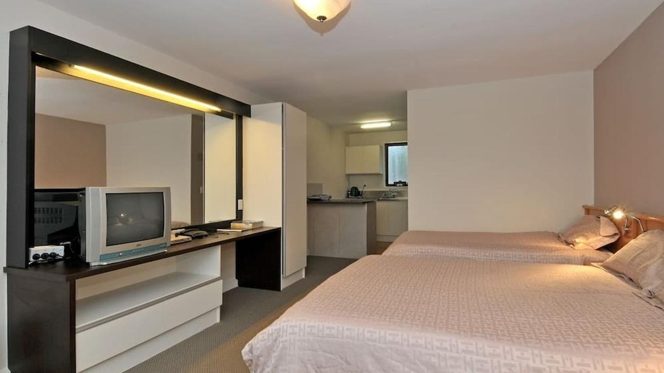 Aotea Lodge