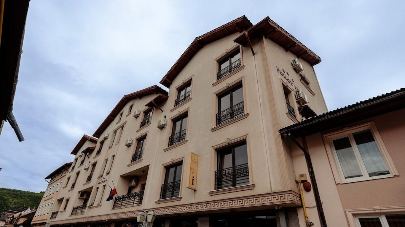 Aparthotel Punct pe i
