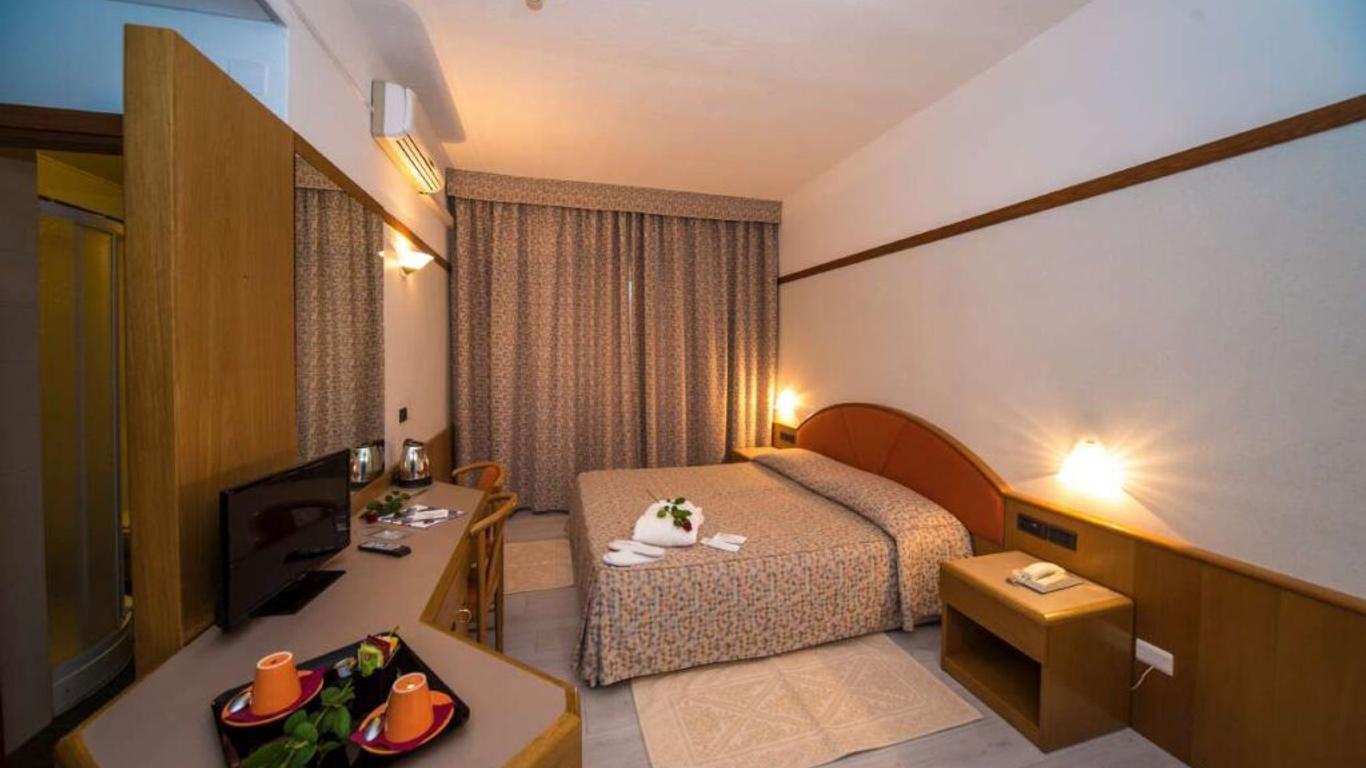 New Petit Hotel