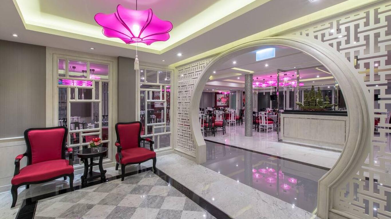 Royal Rattanakosin Hotel Sha Plus