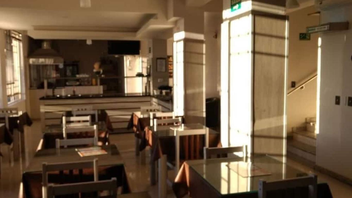 Santa Clara Hotel e Restaurante