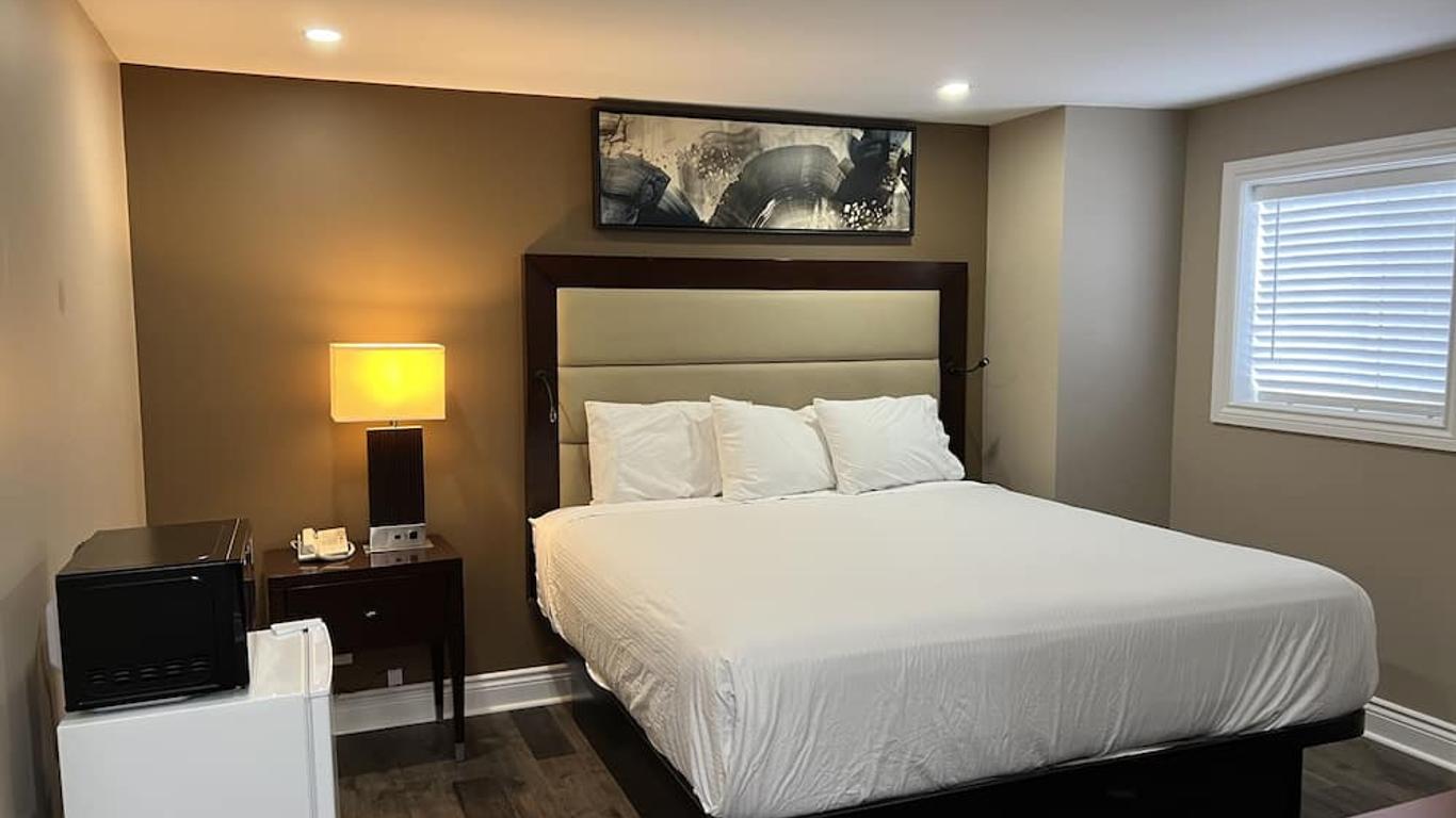 Champlain Motor Inn
