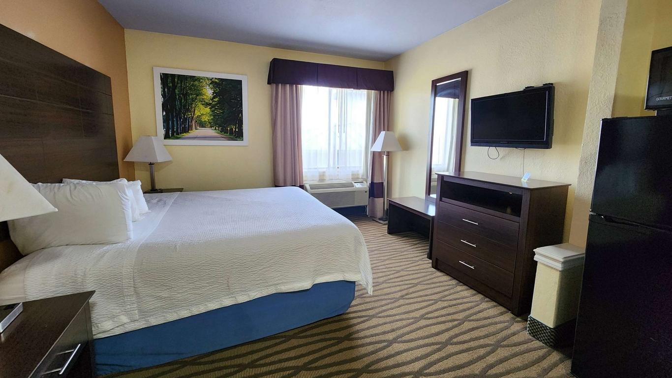 Days Inn & Suites by Wyndham Pasadena