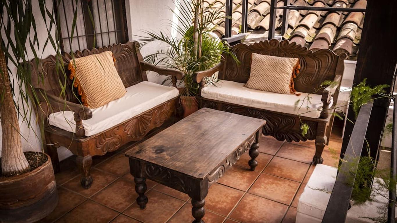 La Villa Serena Bed & Breakfast