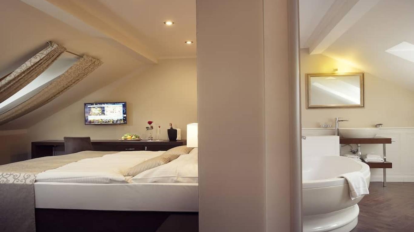 Hotel Ambassador
