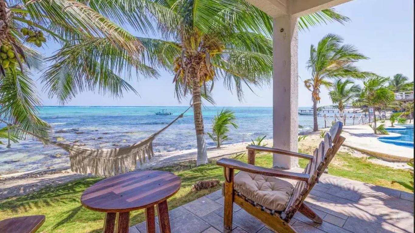 Casa Cenote Hotel