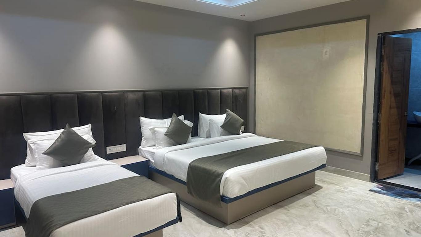 Pinky Hotel