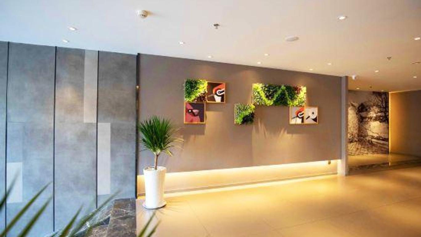 Homeinn Selected hotel(Liaoyang railway station store)