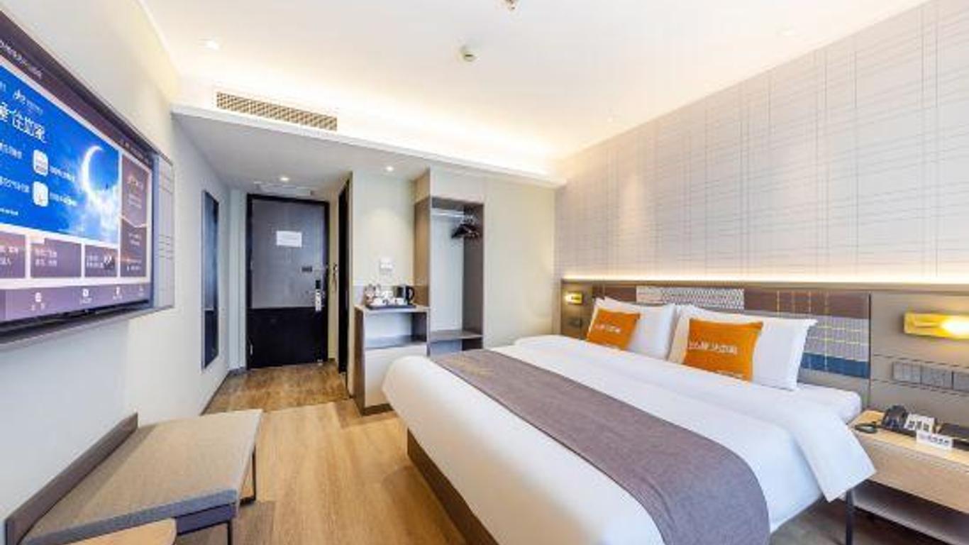 Home Inn (Lanzhou Zhangye Road Xiguan Cross Zhongshan Bridge)