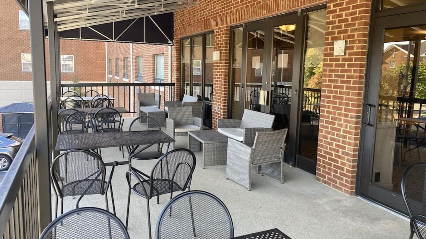 Asbury Inn & Suites