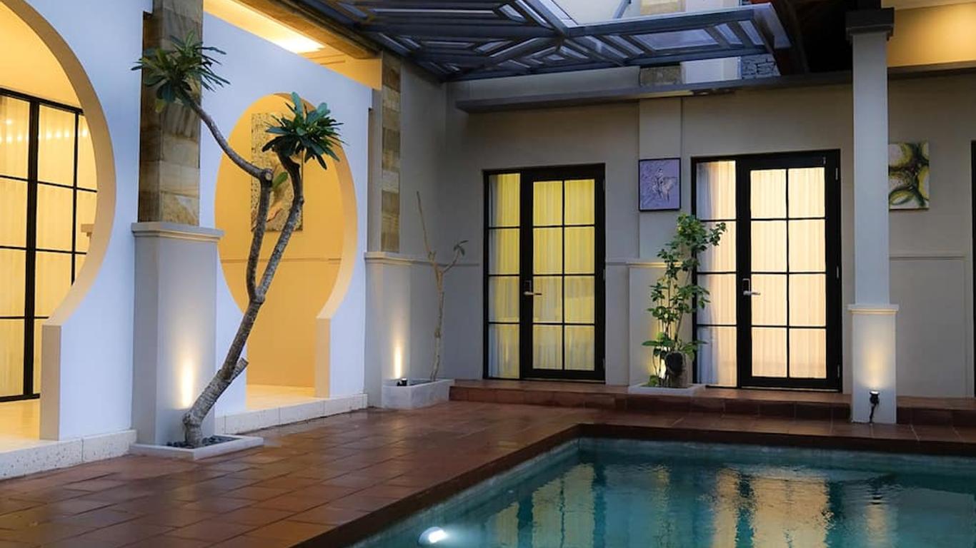 Akanaka Petitenget Bali