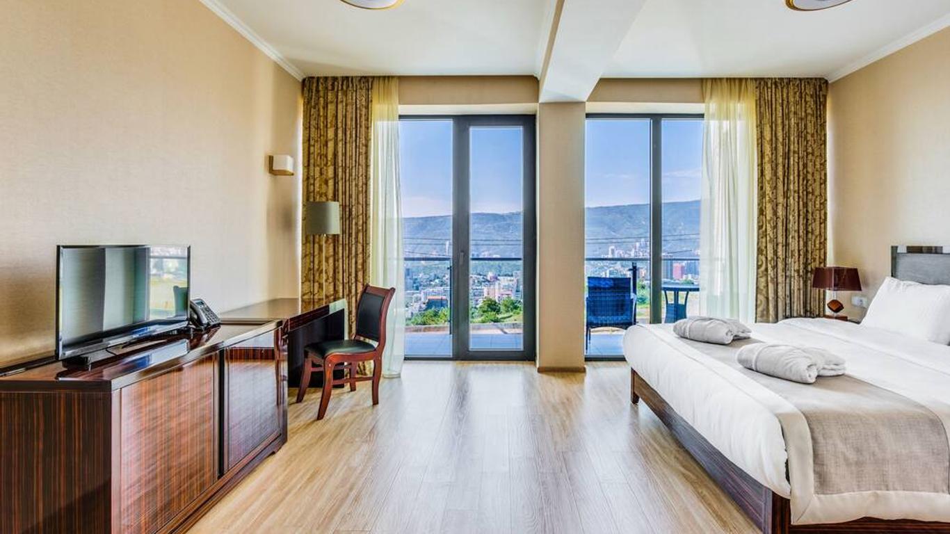 Lisi Hills Hotel