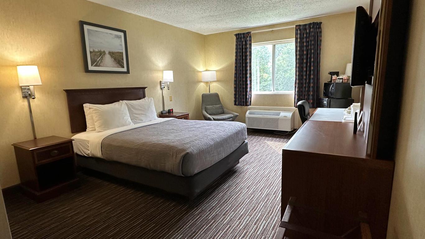 Quality Inn Near Toms River Corporate Park