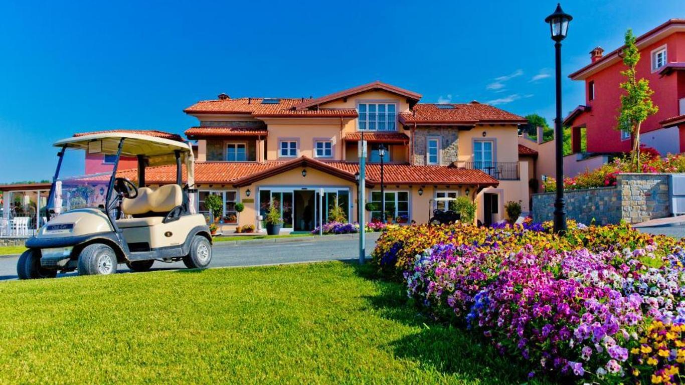 Villa Carolina Resort