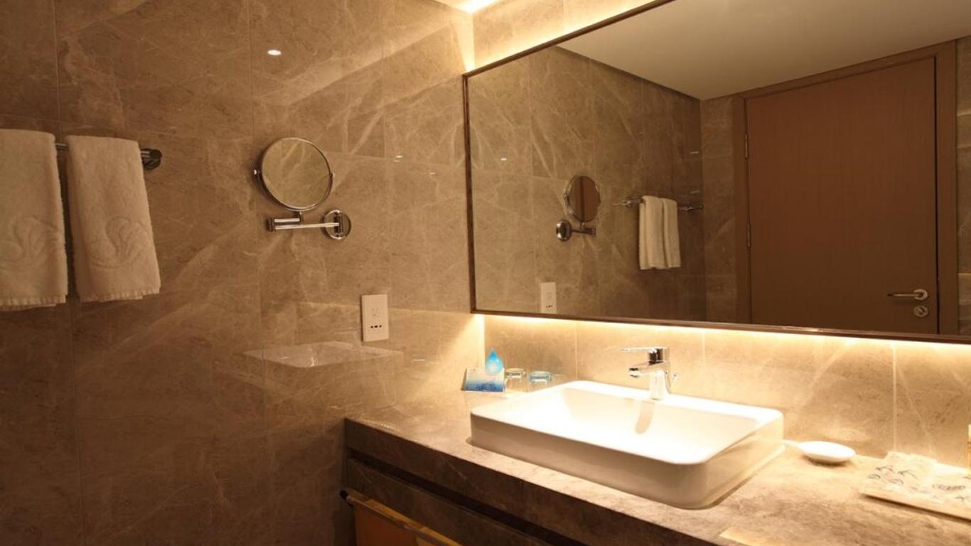 Dalian Bohai Pearl Hotel