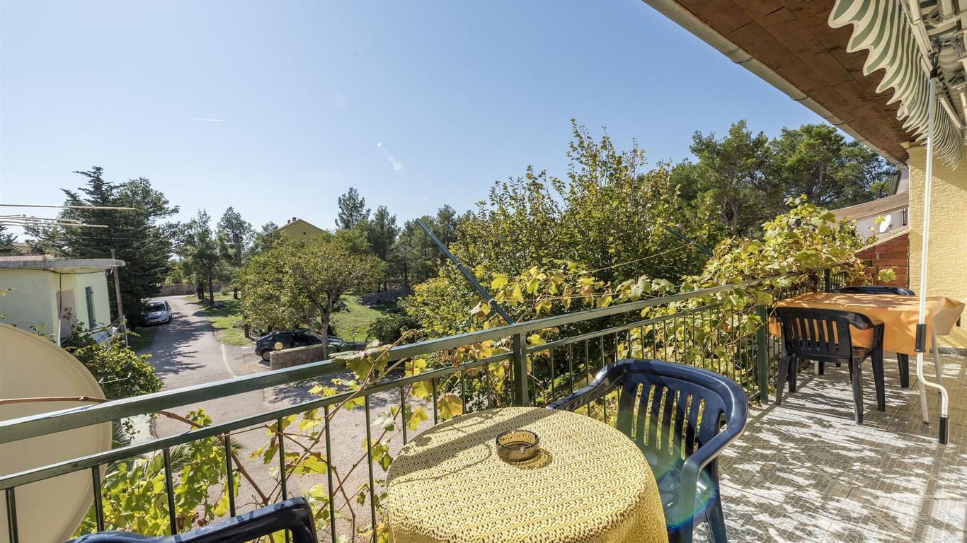 Apartments And Rooms Dragica