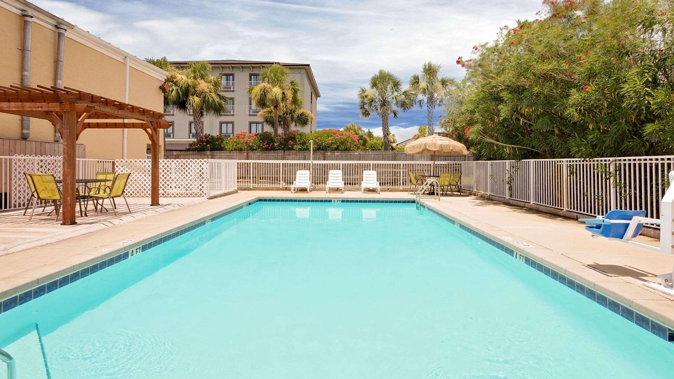 Days Inn by Wyndham Fort Walton Beach