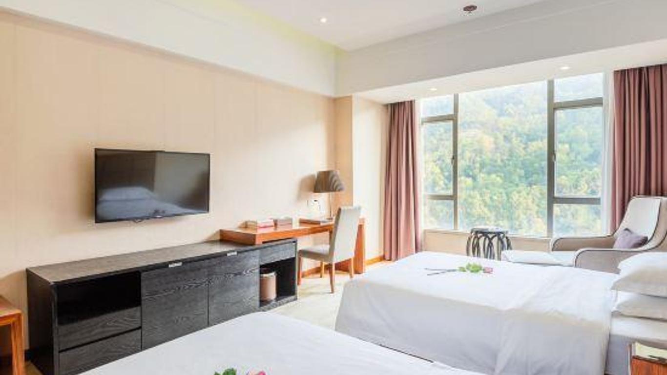 Golden Plam Hotel