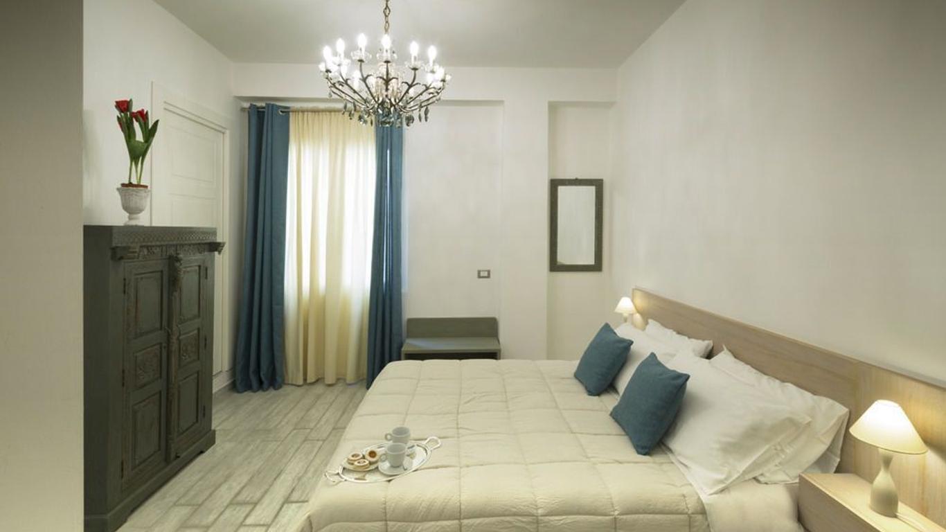 Piazza Martiri Rooms